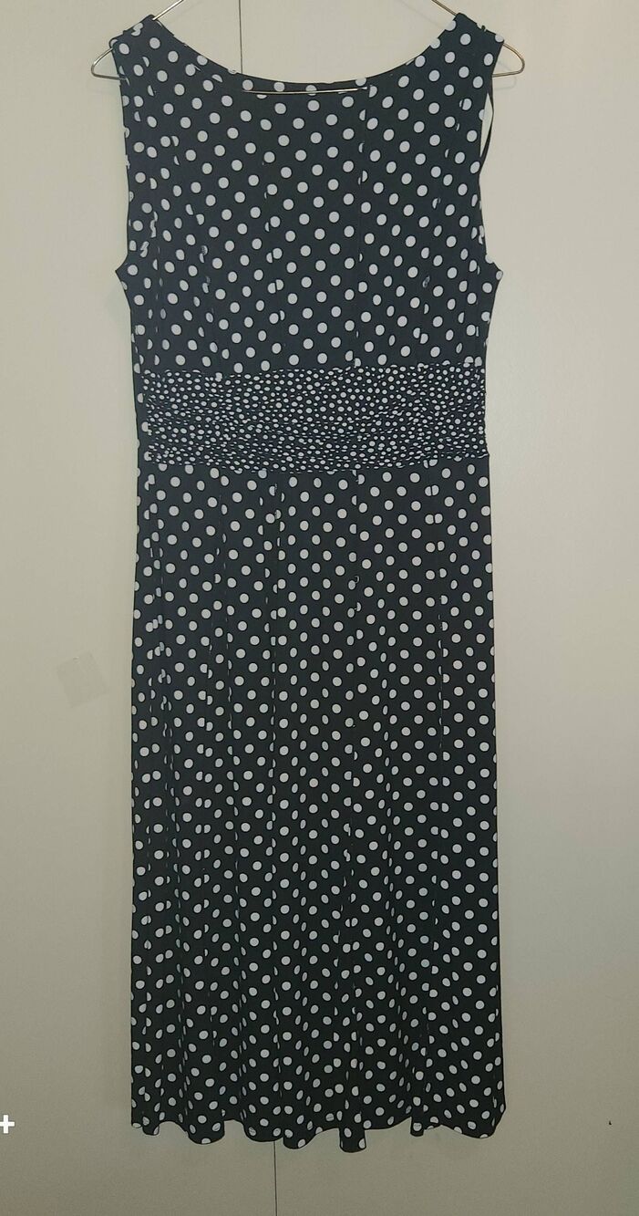 D59 Dressbarn black maxi dress w white polka dots & sash around waist Sz8